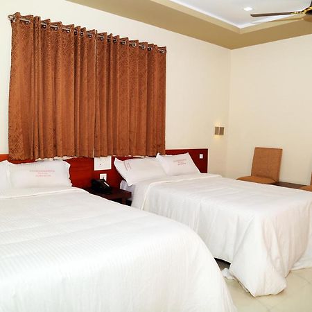 Hotel Anandkrishna Residency à Guruvāyūr Extérieur photo