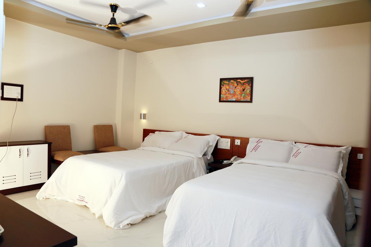 Hotel Anandkrishna Residency à Guruvāyūr Extérieur photo