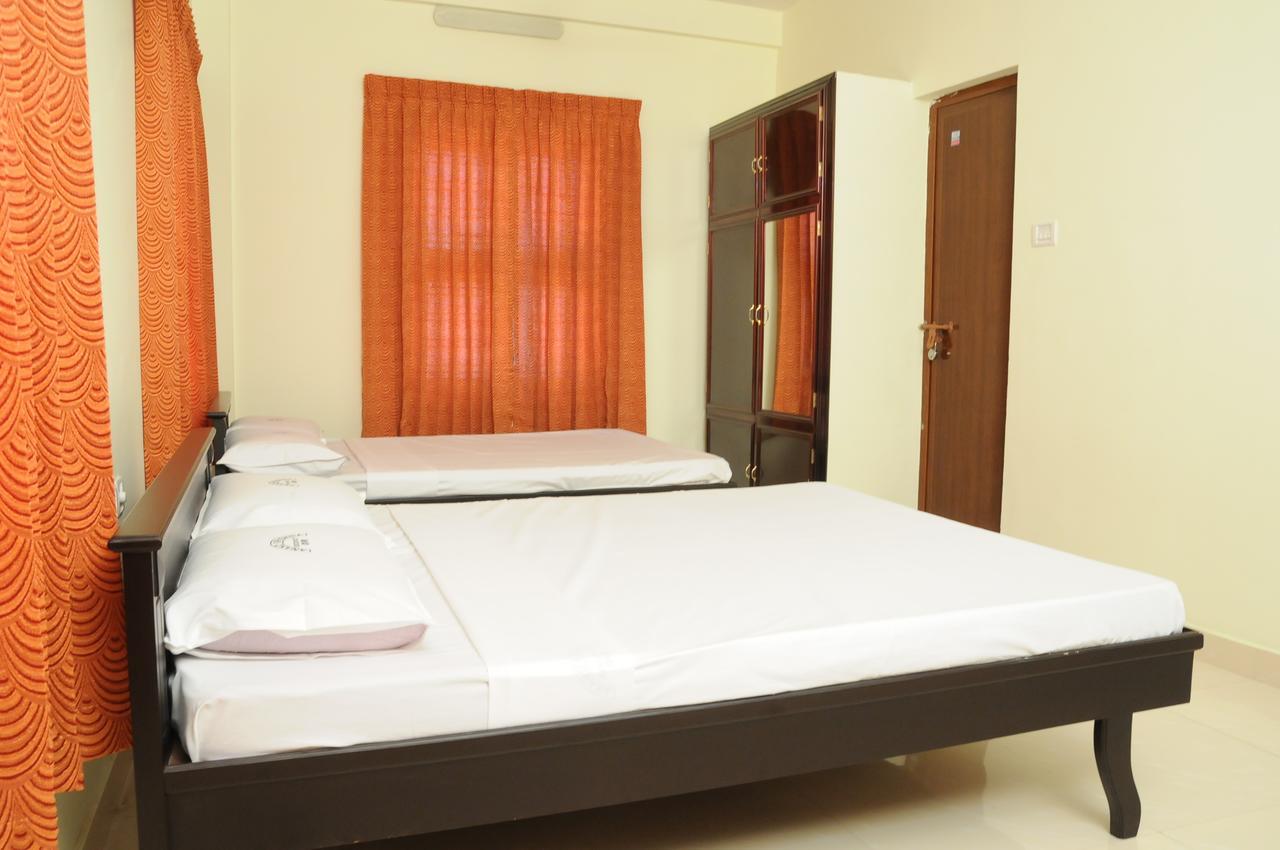 Hotel Anandkrishna Residency à Guruvāyūr Extérieur photo