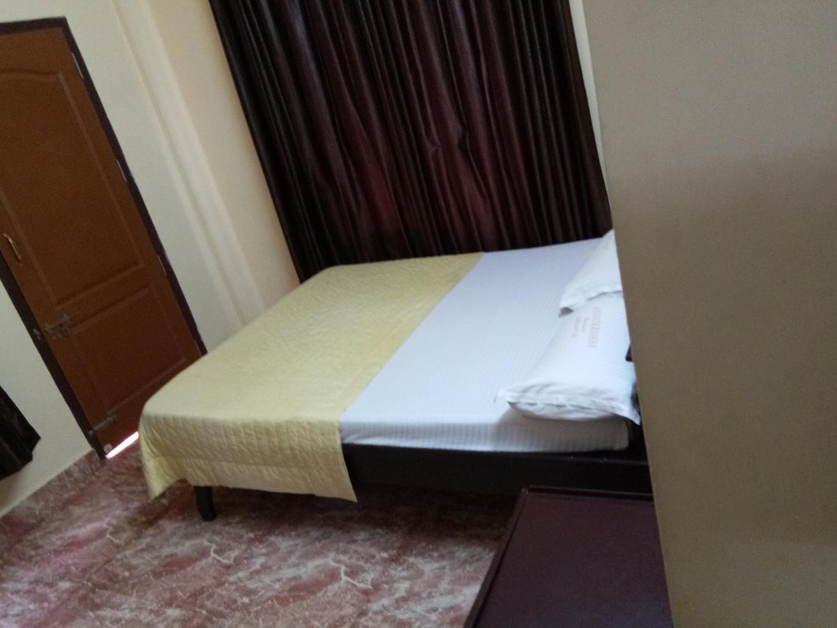 Hotel Anandkrishna Residency à Guruvāyūr Extérieur photo