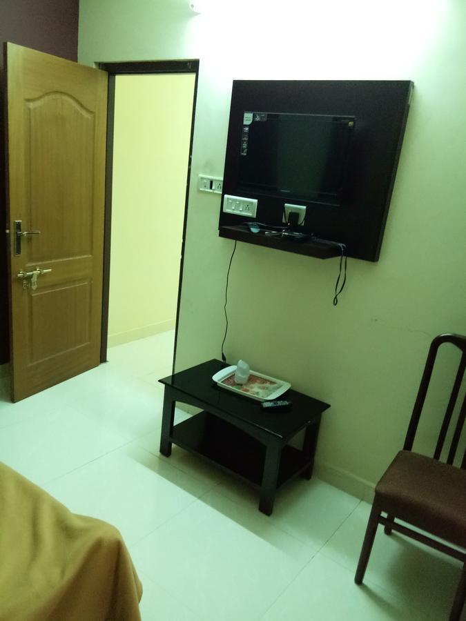 Hotel Anandkrishna Residency à Guruvāyūr Extérieur photo
