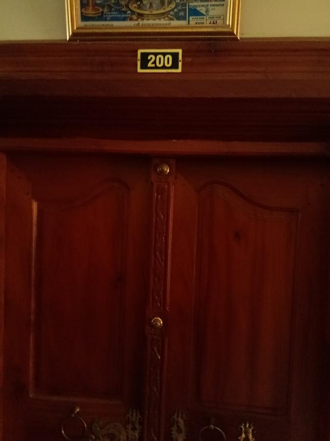 Hotel Anandkrishna Residency à Guruvāyūr Extérieur photo
